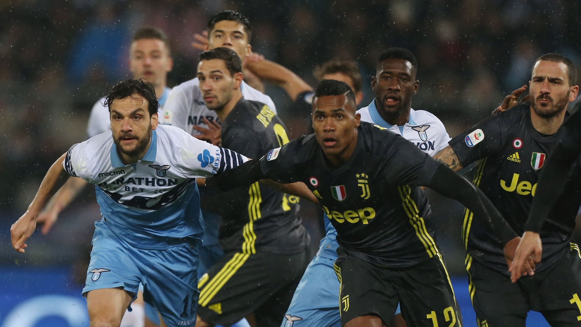 Douglas Costa Marco Parolo Lazio Juventus Serie A