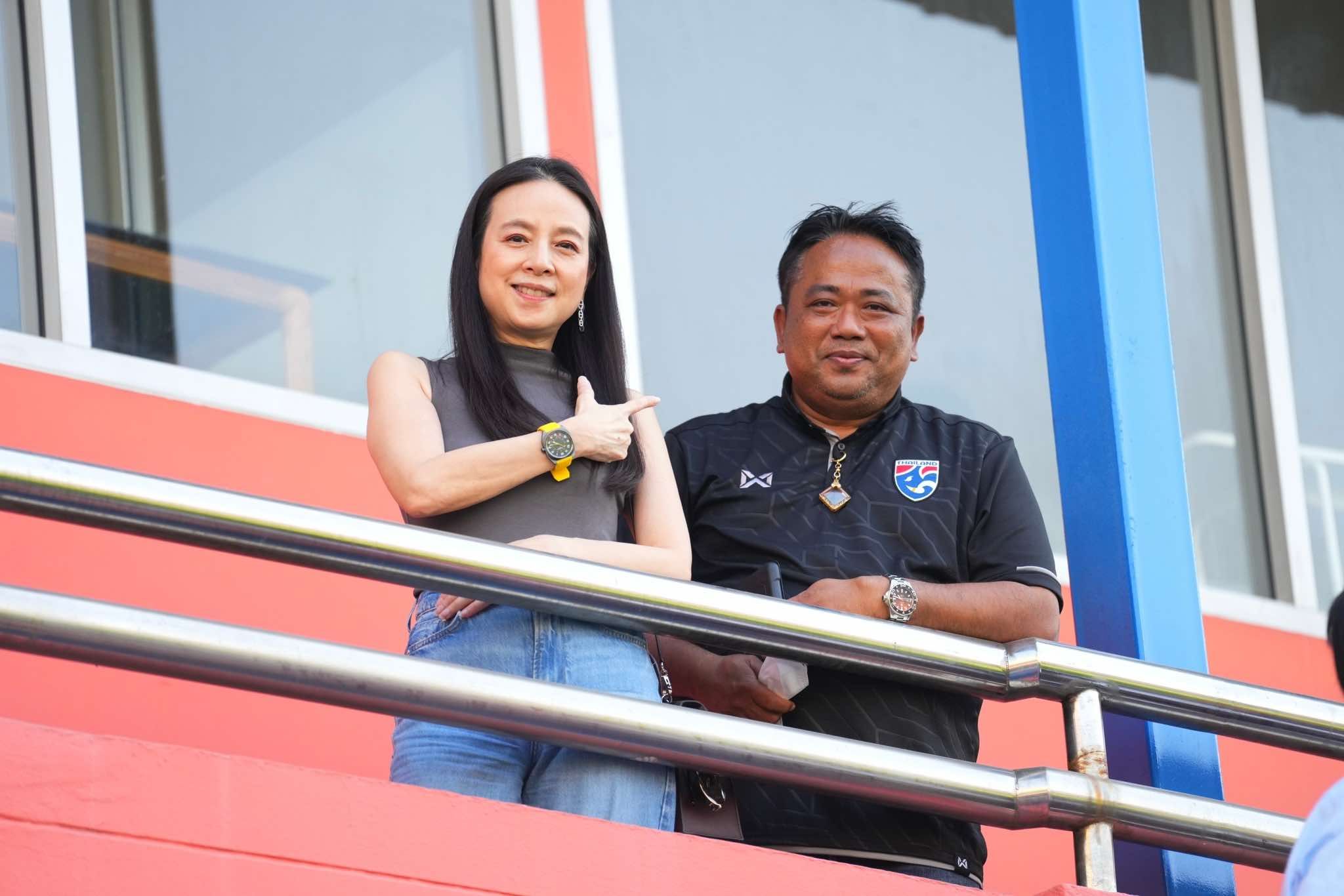 จเด็จ มีลาภ