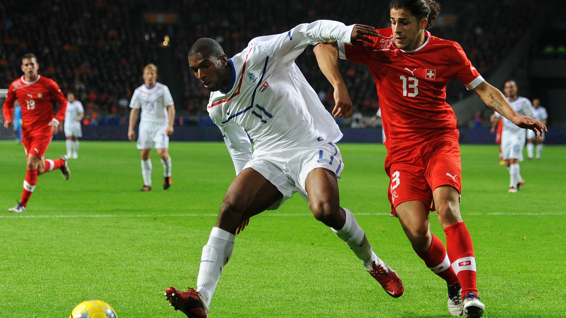 RYAN BABEL NETHERLANDS RICARDO RODRIGUEZ SWITZERLAND 11112011