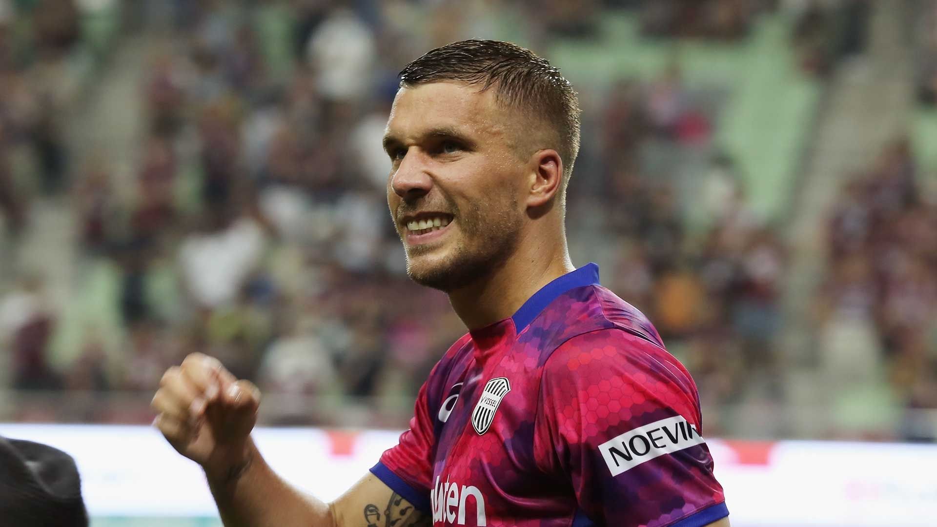 2017-07-31-kobe-lukas podolski