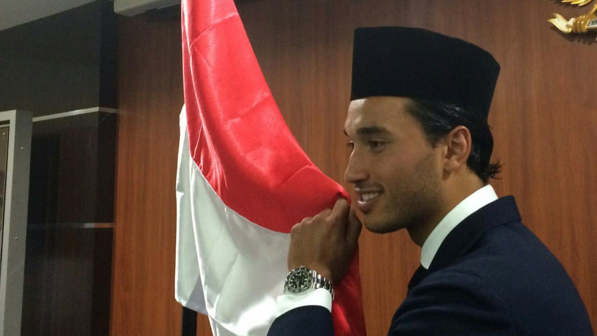 Ezra Walian Warga Negara Indonesia WNI