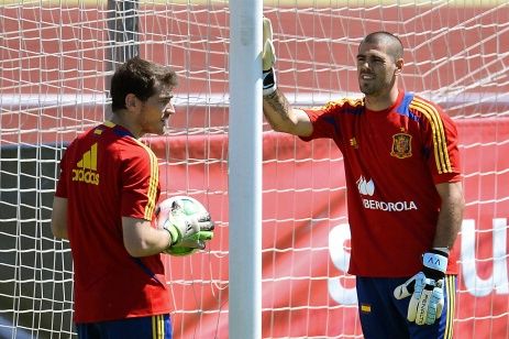 IKER CASILLAS VICTOR VALDES SPAIN