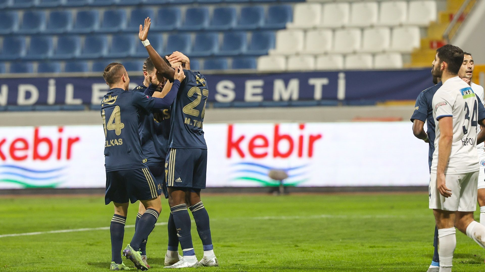 Kasımpaşa Fenerbahçe Pelkas Thiam 01042021