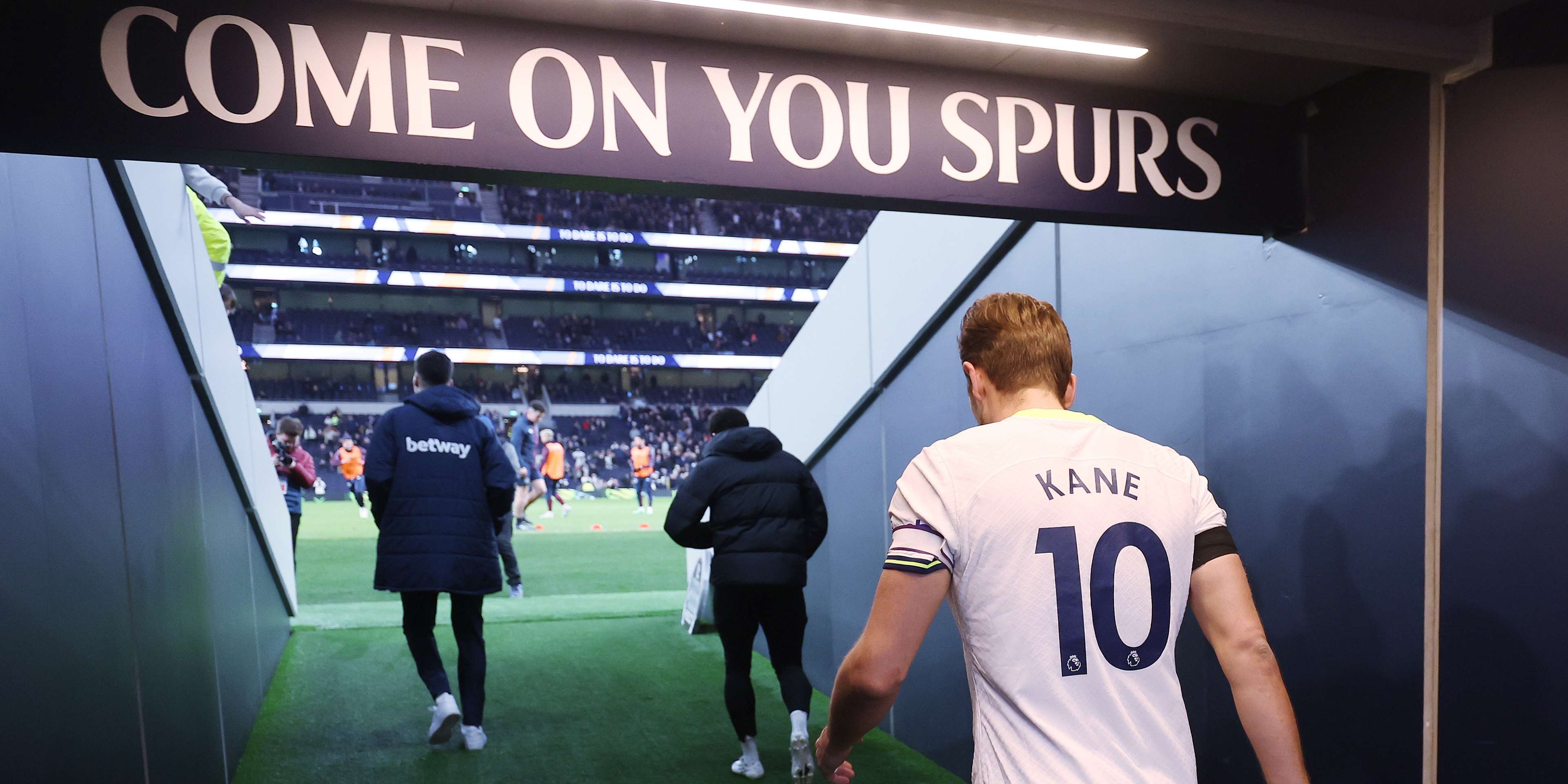 HIC Kane Spurs 2x1