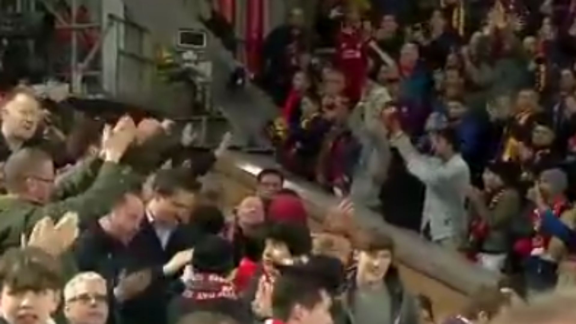 LIVERPOOL BARCELONA FANS