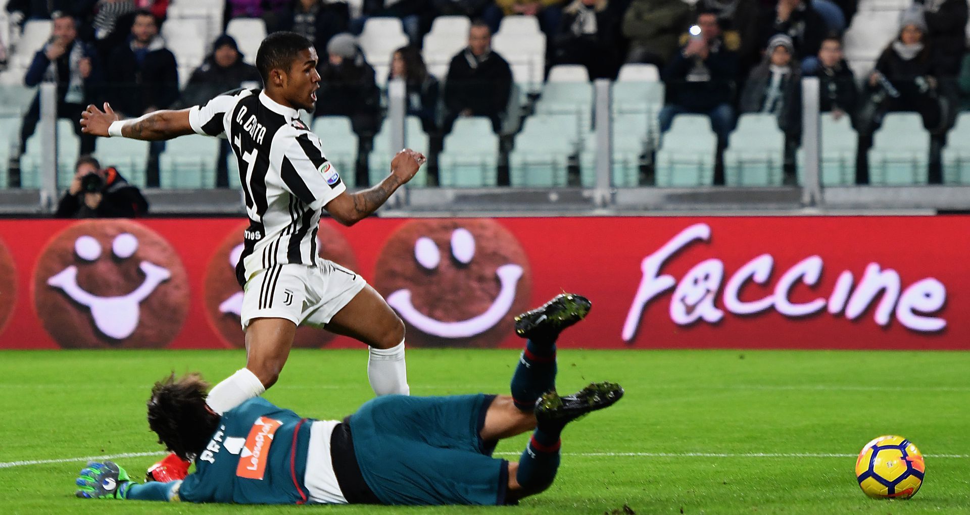 Douglas Costa Juventus Genoa Serie A