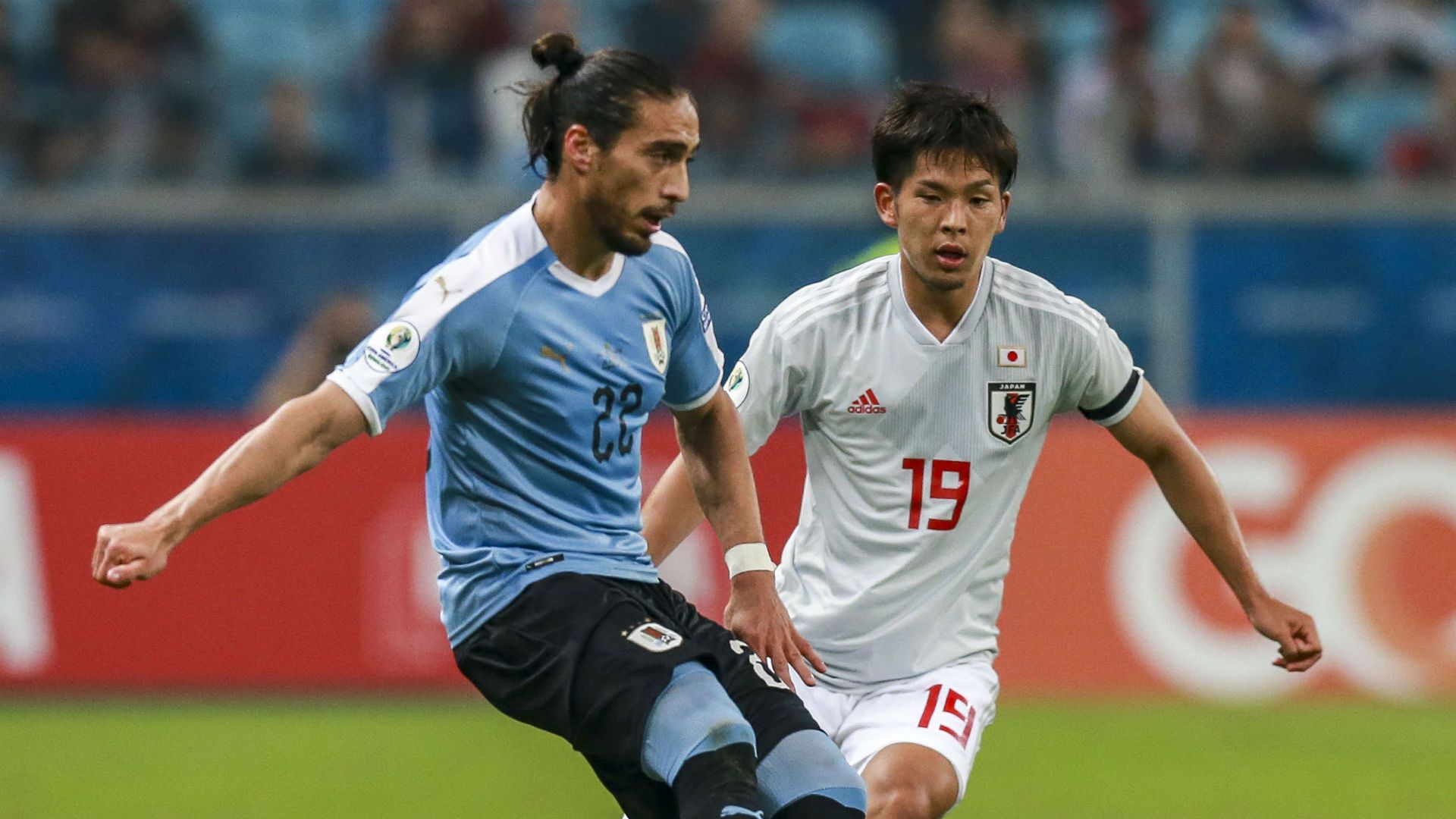 Martin Caceres Tomoki Iwata Uruguay Japan Copa America 2019