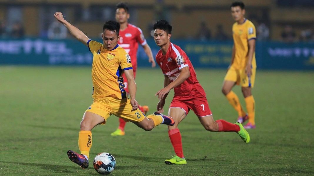 Vu Xuan Cuong vs Bui Duy Thuong Viettel FC vs Thanh Hoa FC V.League 2019
