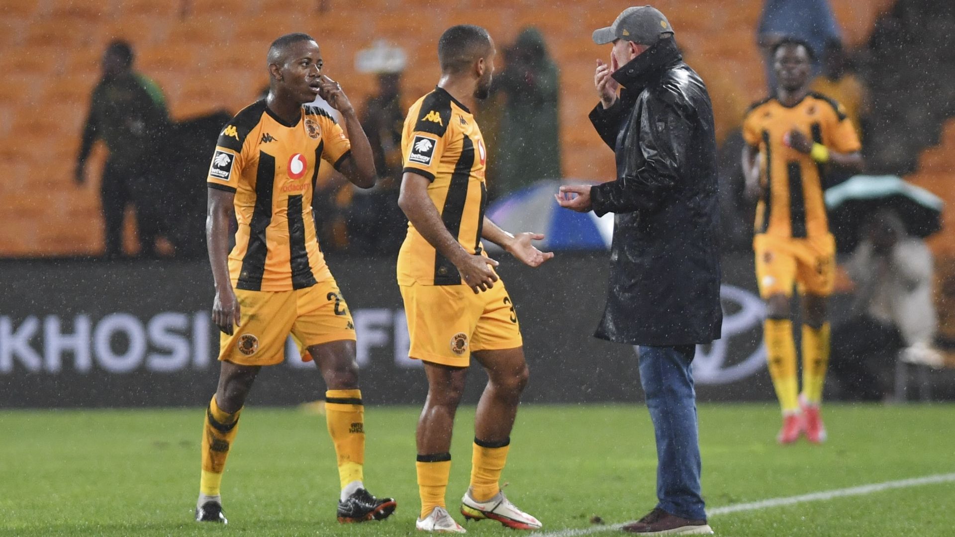 Kaizer Chiefs' midfielder Thabo Cele makes bold promise ahead of Golden  Arrows PSL duel - 'We're working very hard, trying to put some new things  in our game' | Goal.com South Africa