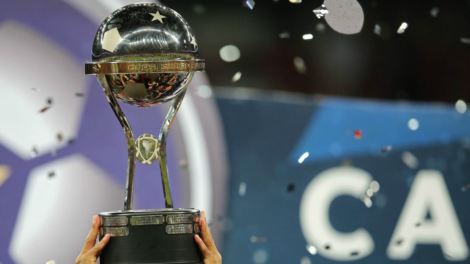 Copa Sudamericana trophy