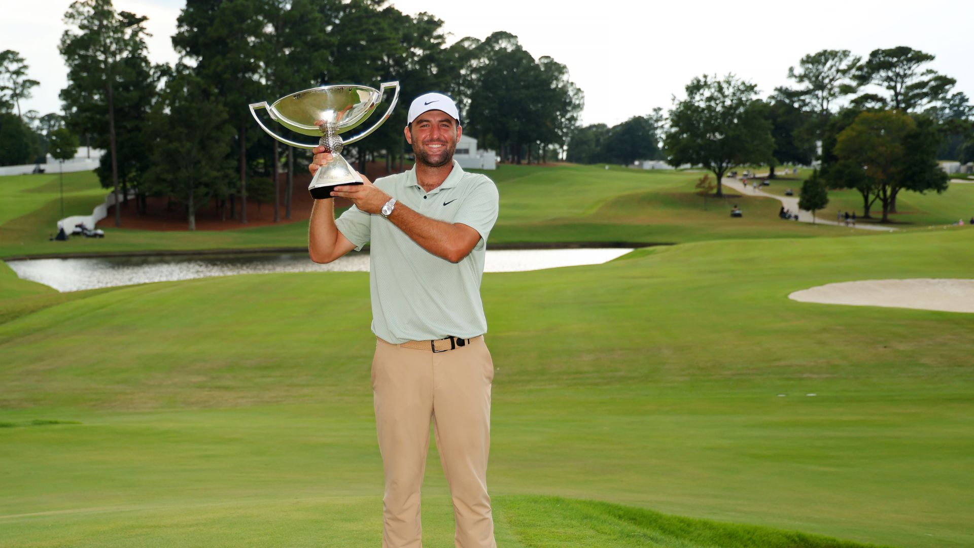 Scottie Scheffler FedExCup Trophy 2024