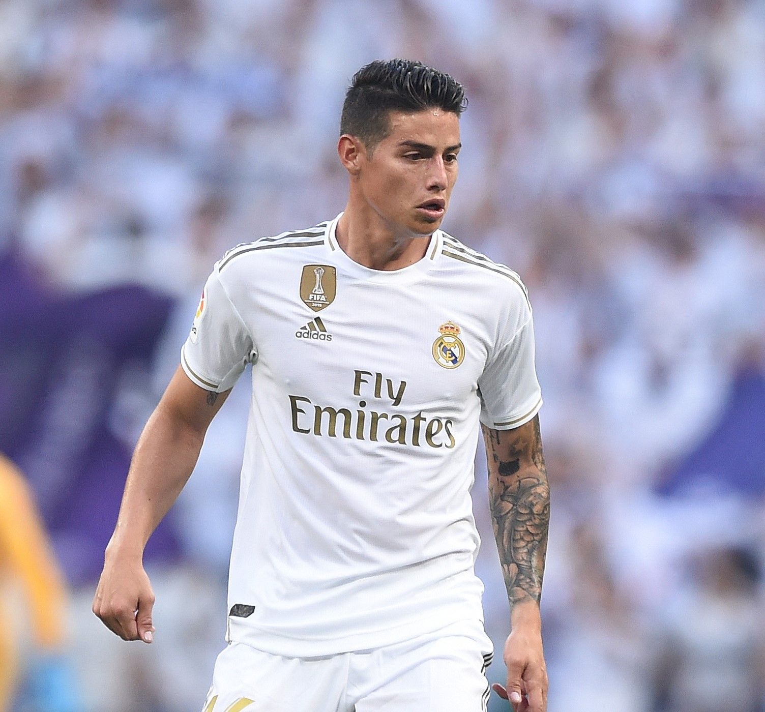James Rodriguez com a camisa do real
