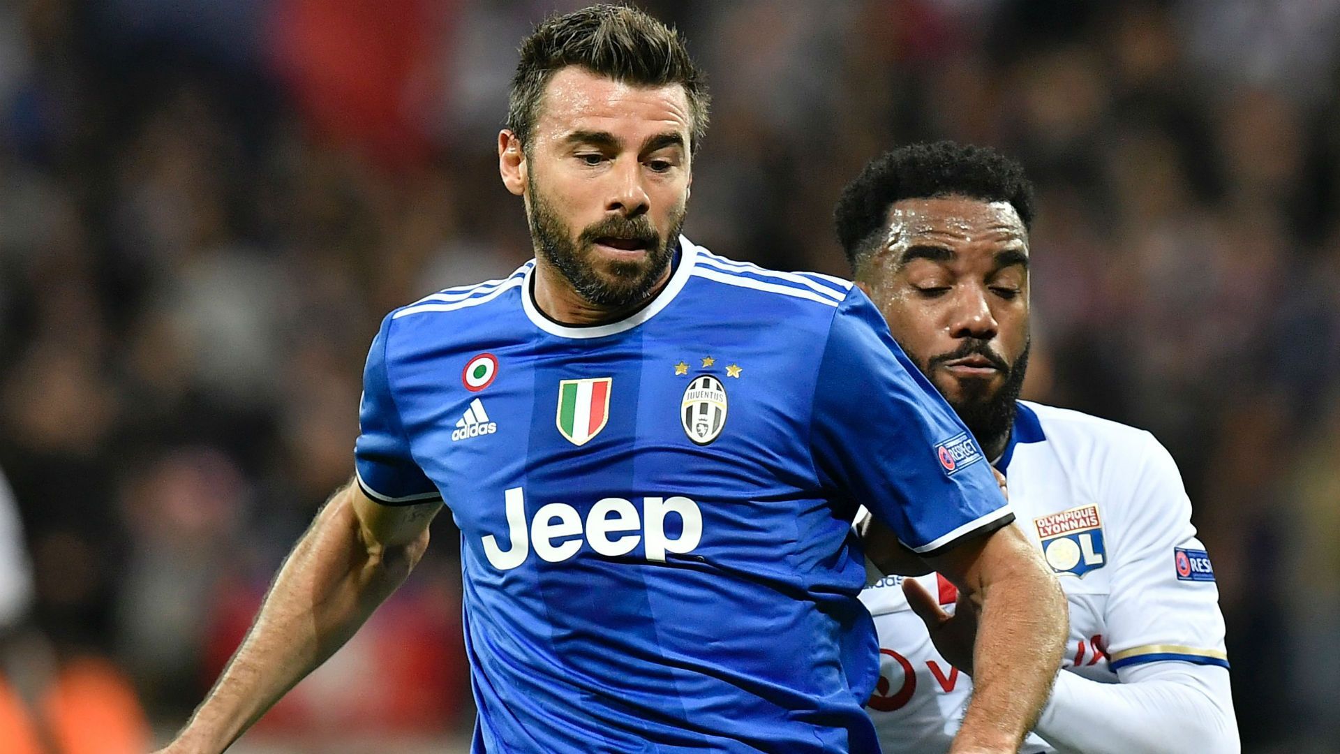 Andrea Barzagli Alexandre Lacazette Juventus UEFA Champions League 18102016