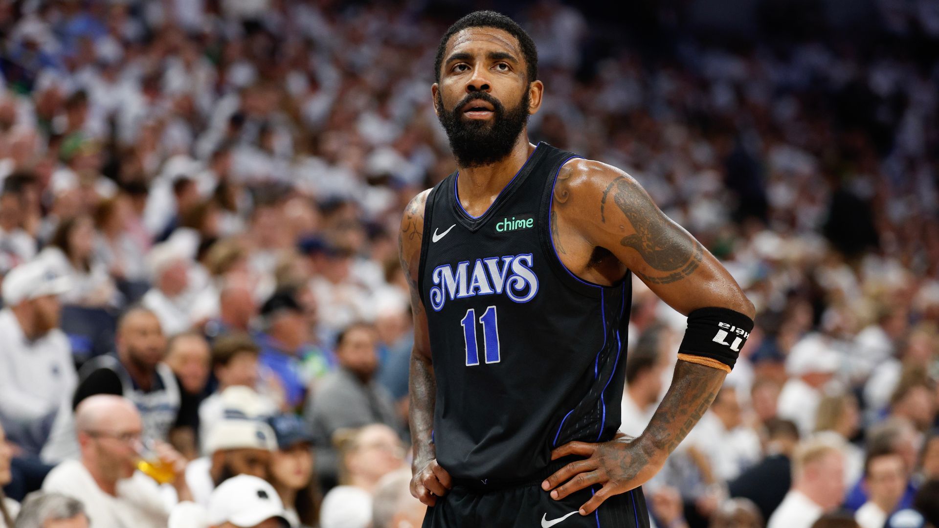  Kyrie Irving #11 of the Dallas Mavericks 