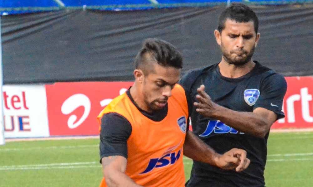 Robin Singh Darren Caldeira Bengaluru FC