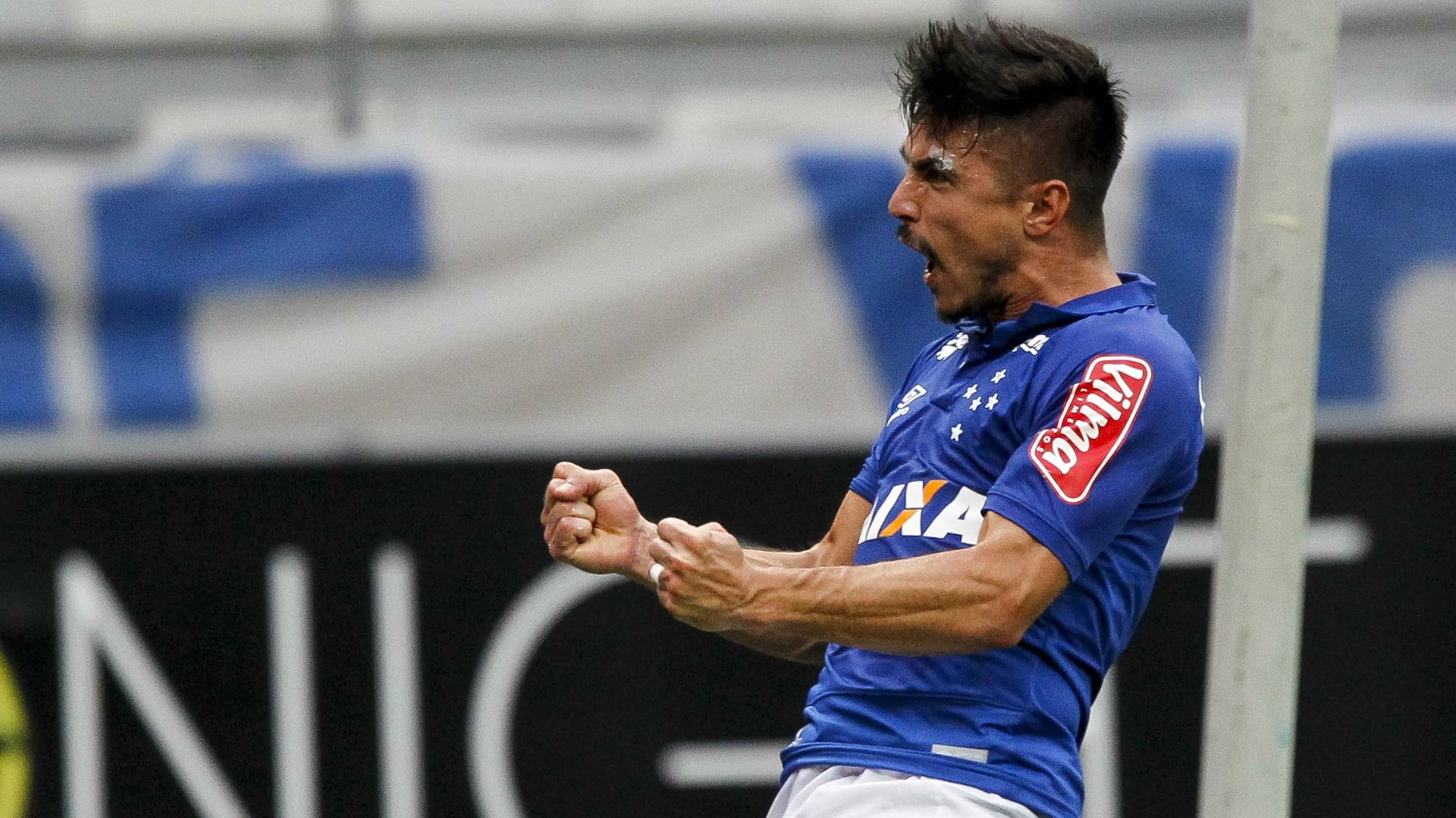 Willian Cruzeiro Fluminense Campeonato Brasileiro 06112016