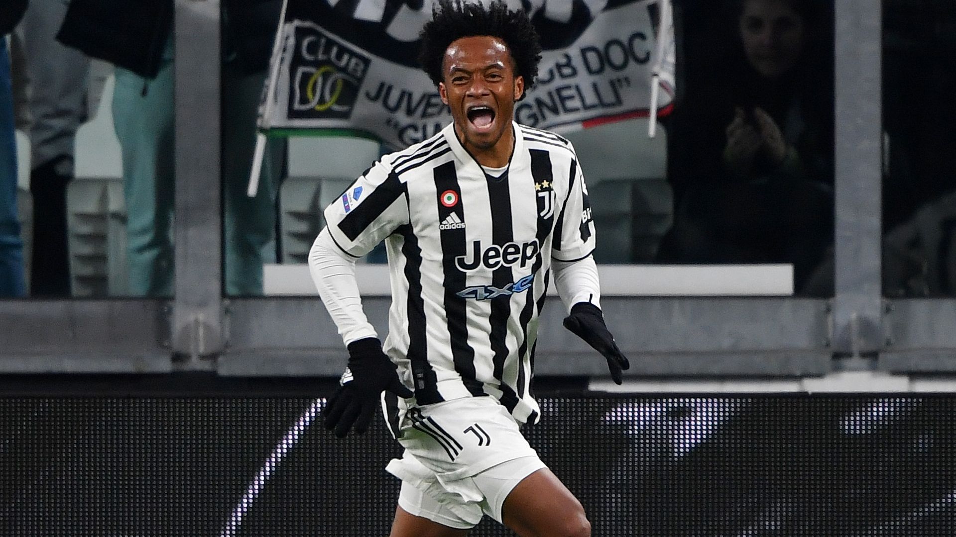 Cuadrado celebrating Juventus Fiorentina Serie A