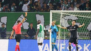 Konyaspor Besiktas Red Card Vida 071018