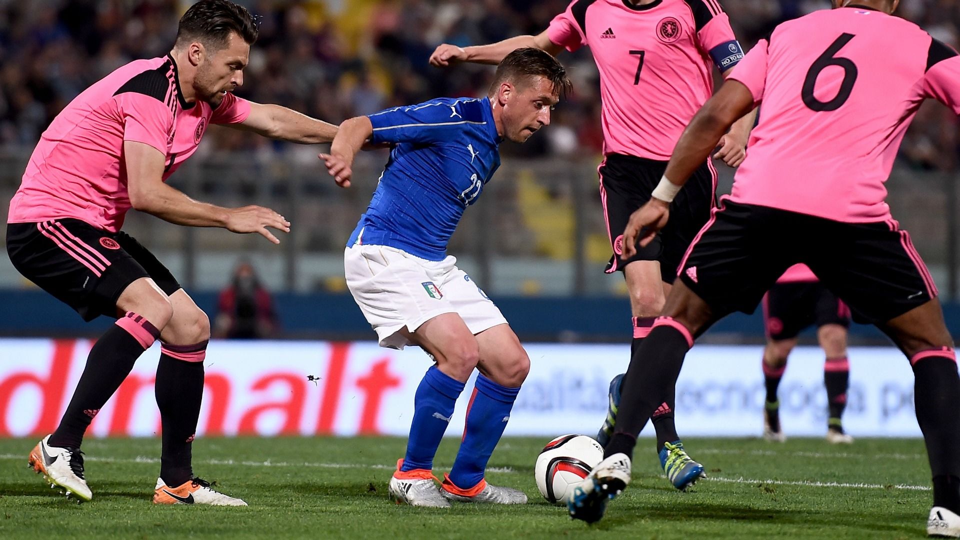 Emanuele Giaccherini Italy Scotland 29052016