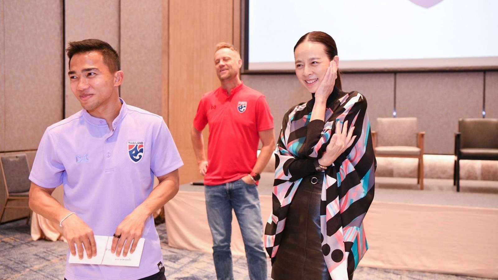 ทีมชาติไทย - มาดามแป้ง