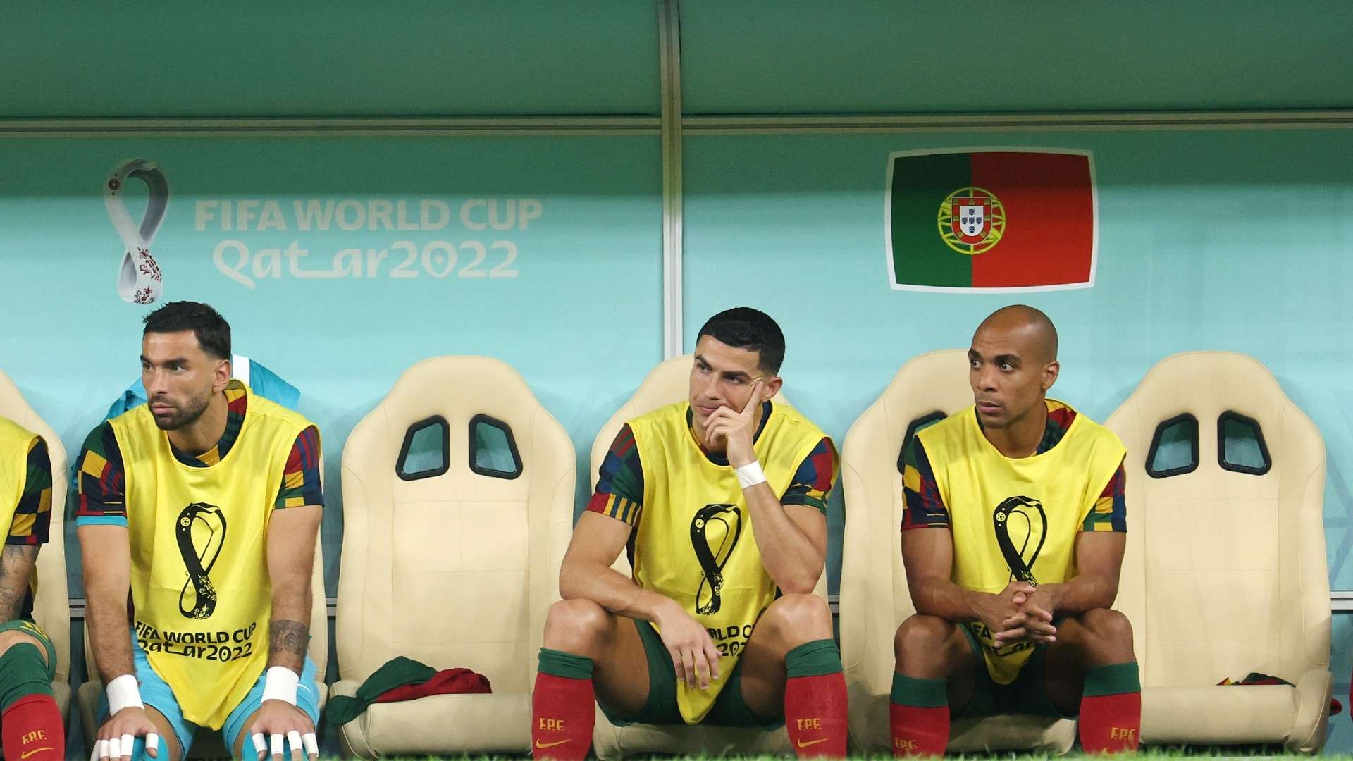 Cristiano Ronaldo bench Portugal 2022