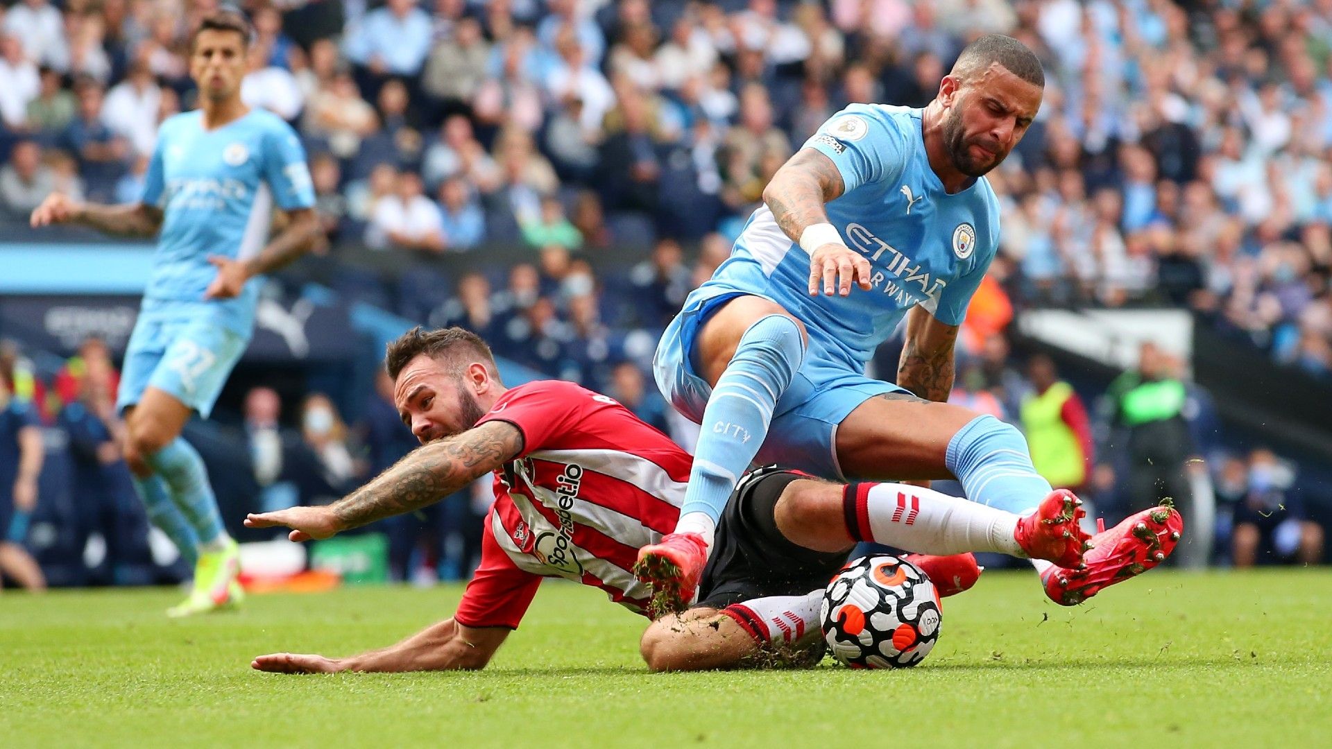 Kyle Walker Adam Armstrong Man City vs Southampton 2021-22