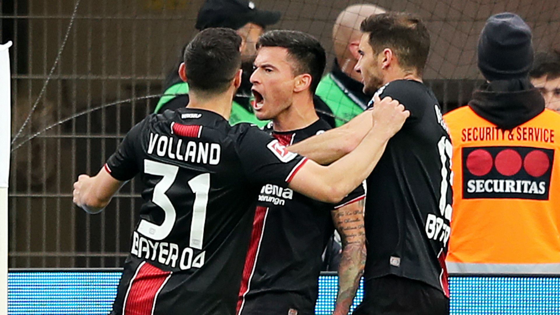 CHARLES ARANGUIZ BAYER LEVERKUSEN