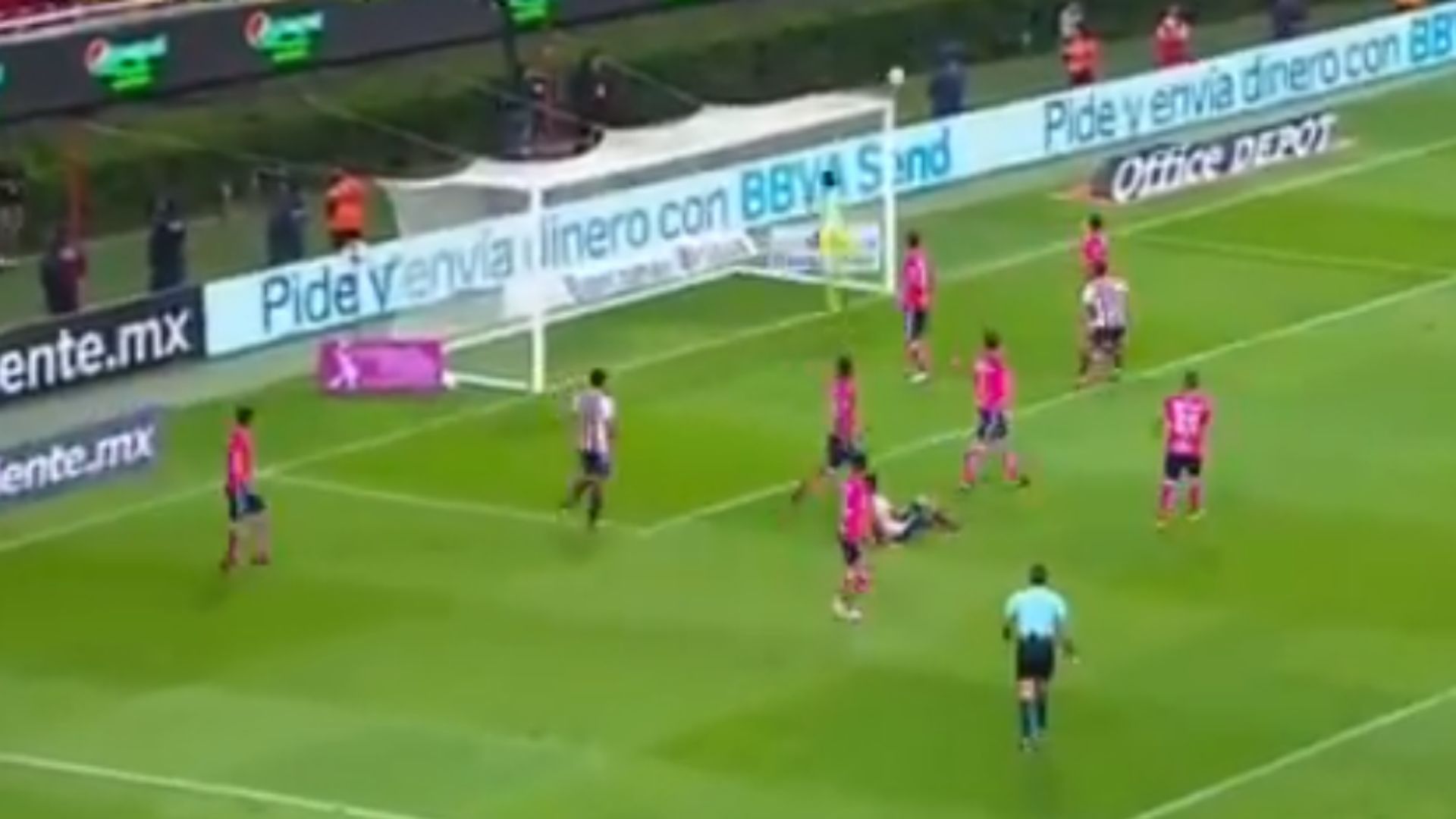 chilena rodolfo pizarro chivas morelia j13 ape17