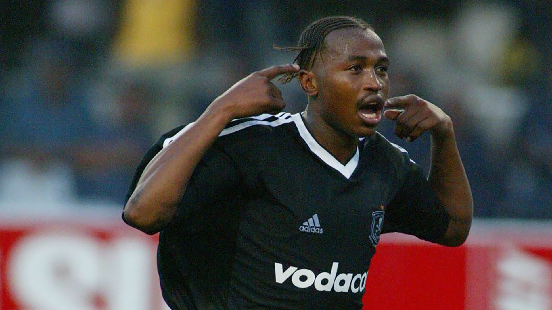 Lesley Manyathela Orlando Pirates