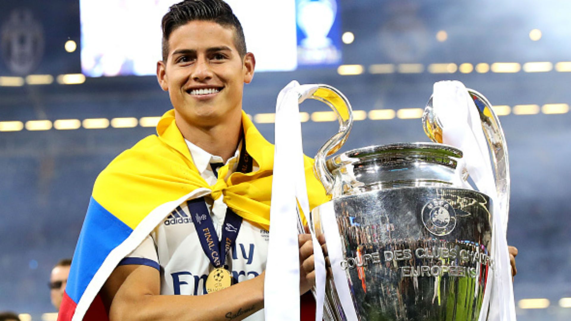 James Rodríguez con la Orejona 2017