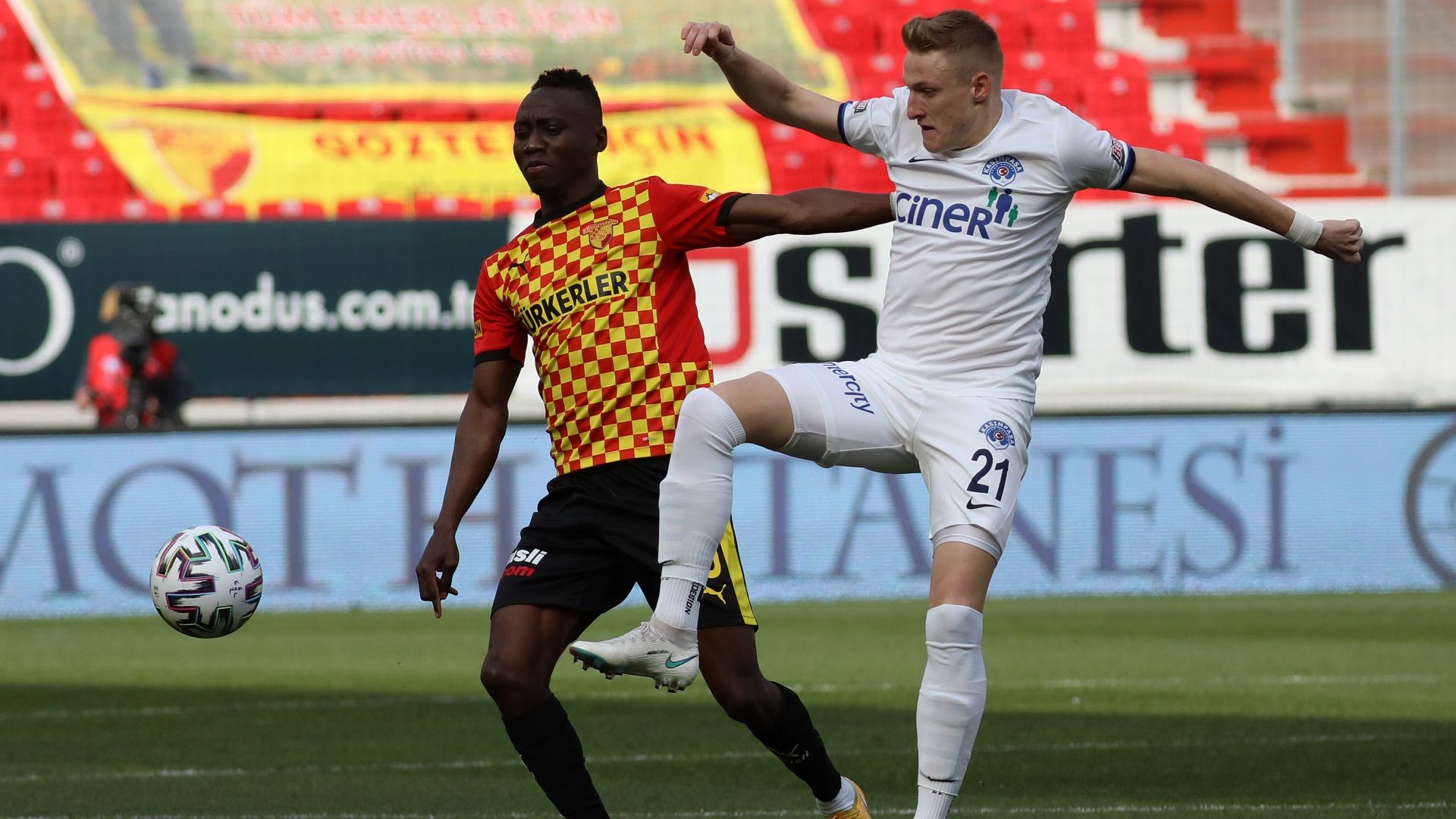 Göztepe Kasımpaşa Obinna Varga 02282021