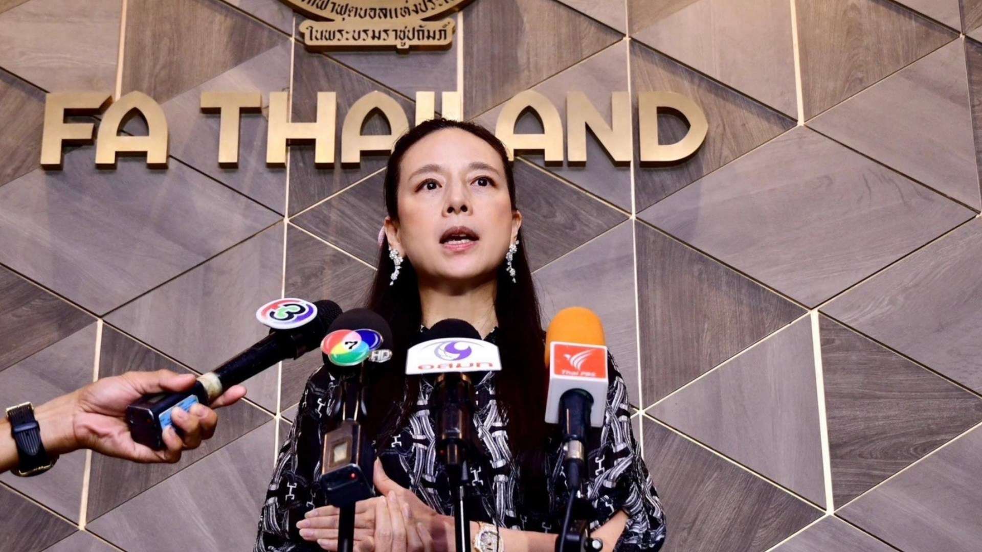 นวลพรรณ ล่ำซำ