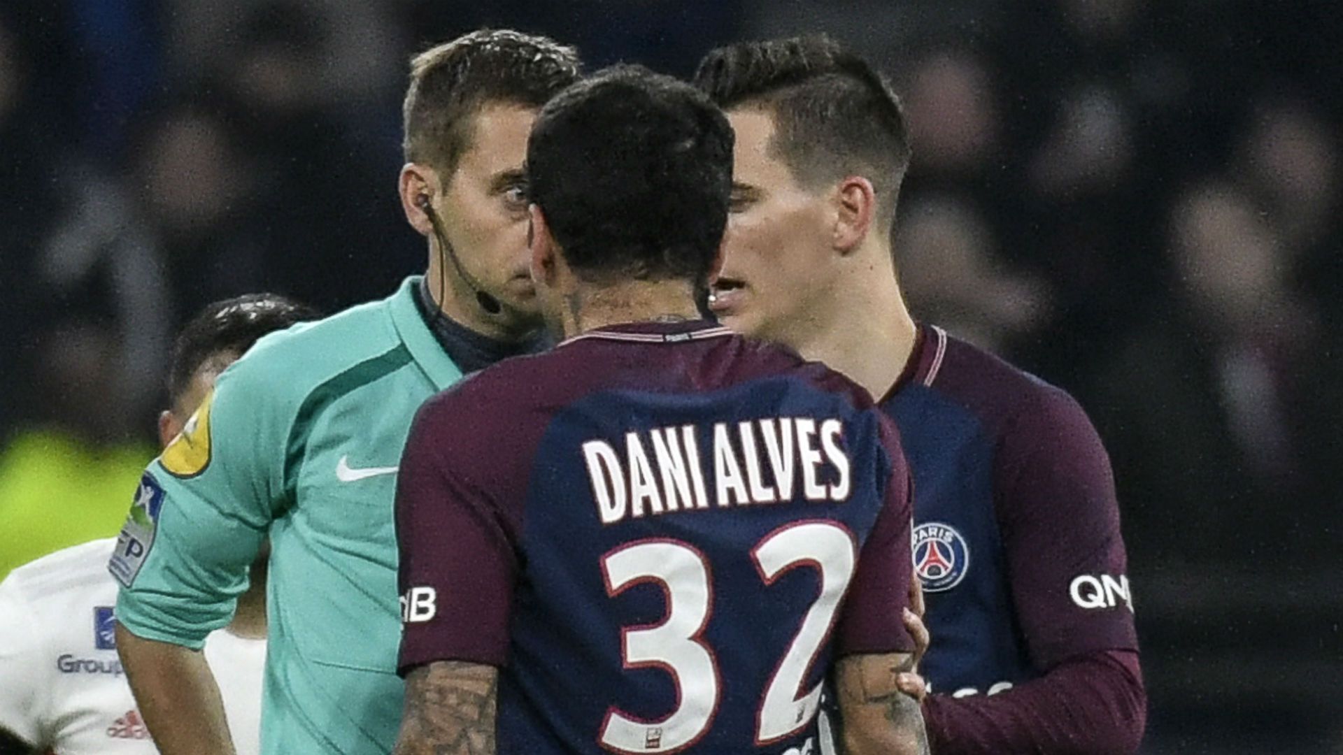 Dani Alves PSG Lyon