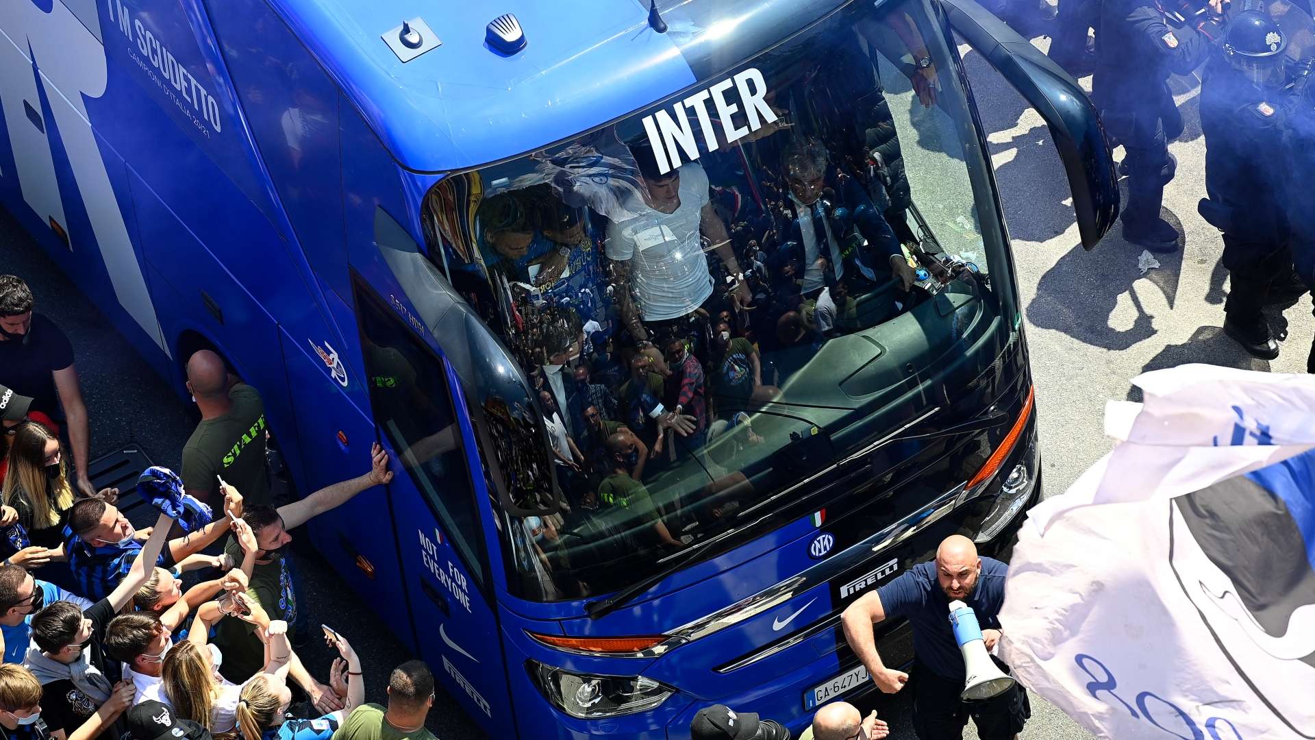 Inter fans autobus