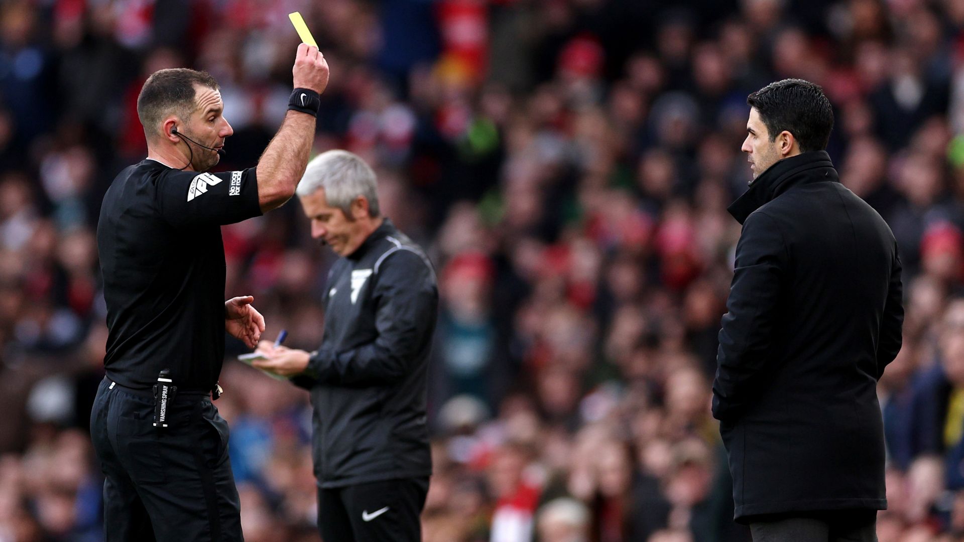Mikel Arteta yellow card Arsenal 2023-24