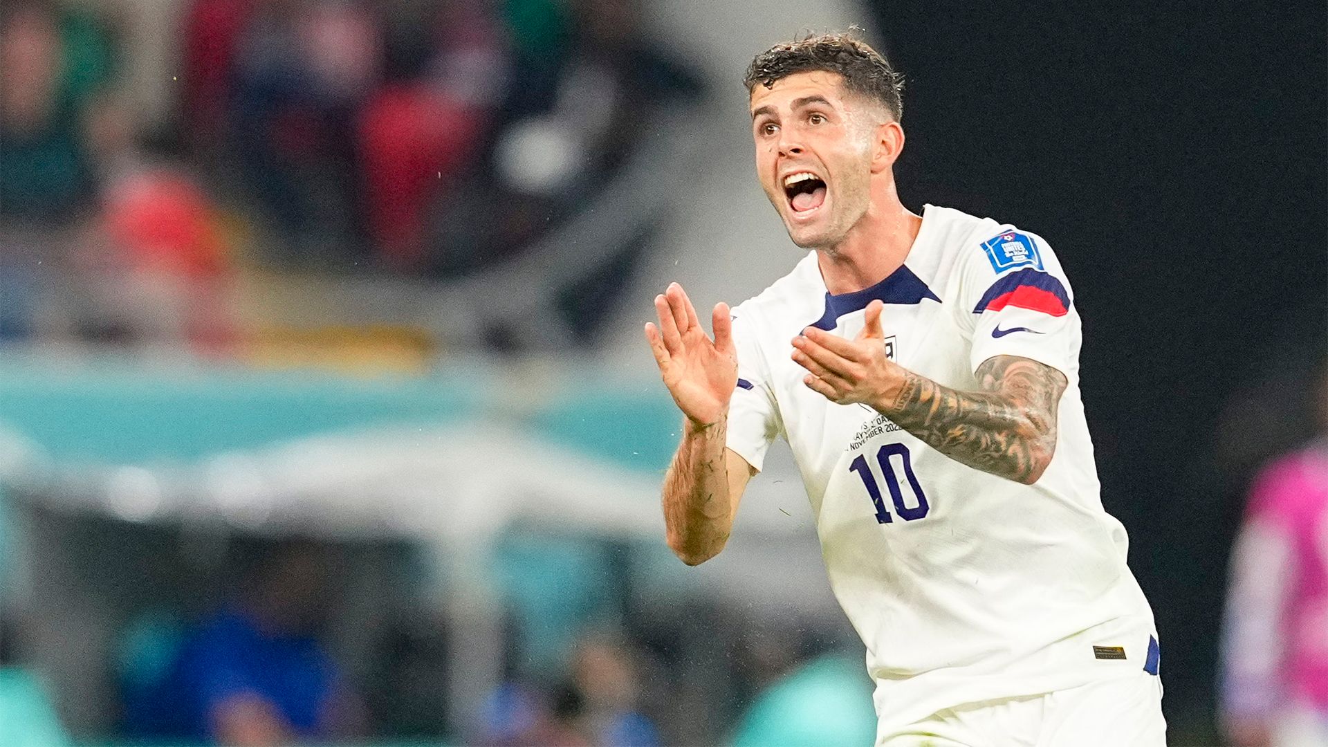 Christian Pulisic clap USMNT Wales 2022