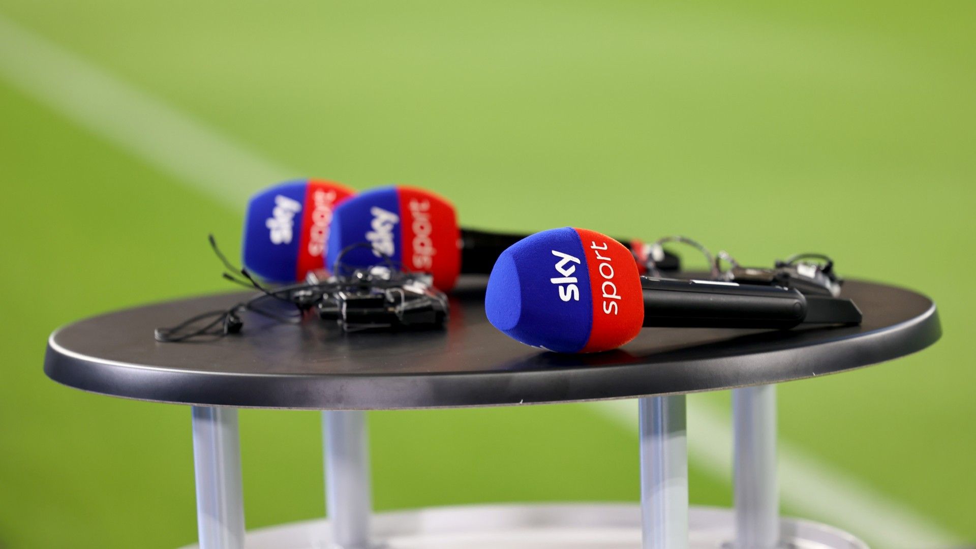  Microphones of sky television channel