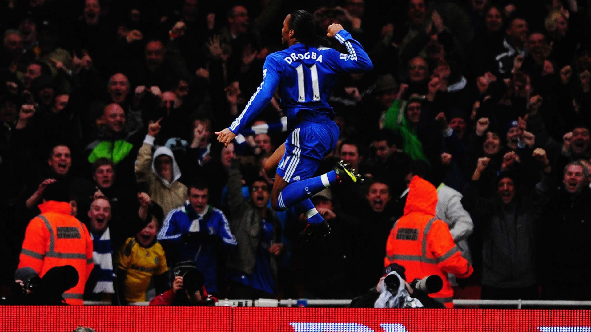 Didier Drogba Arsenal Chelsea Premier League 29112009
