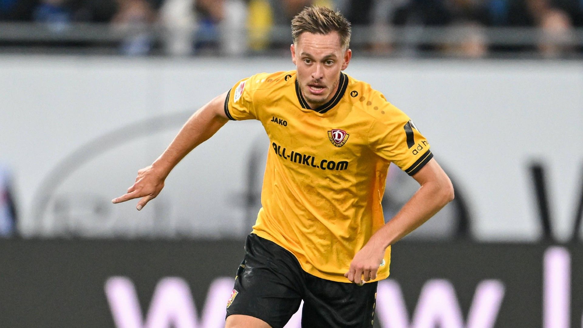  Aljaz Casar (Dynamo Dresden, 17)