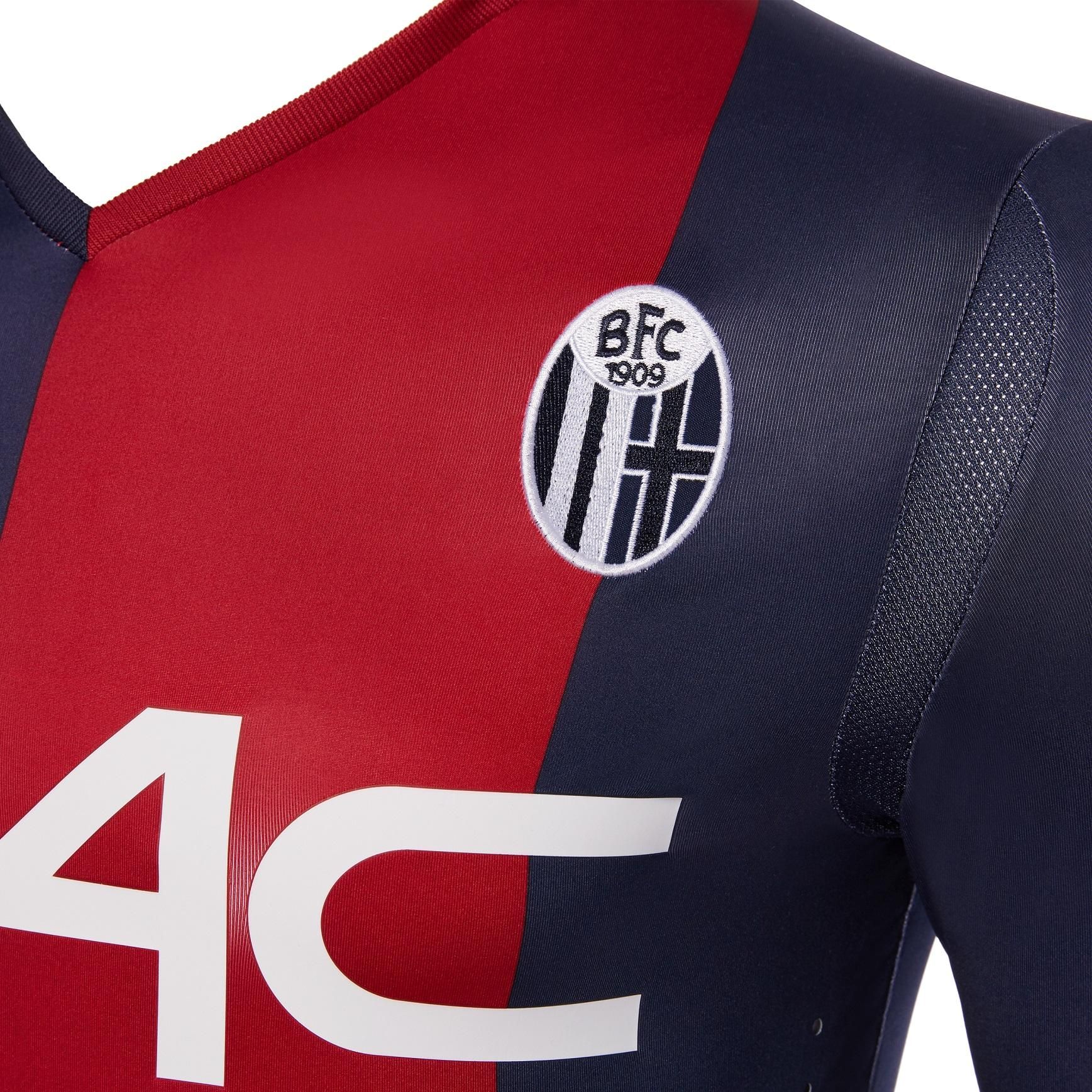 Le nuove maglie del Bologna