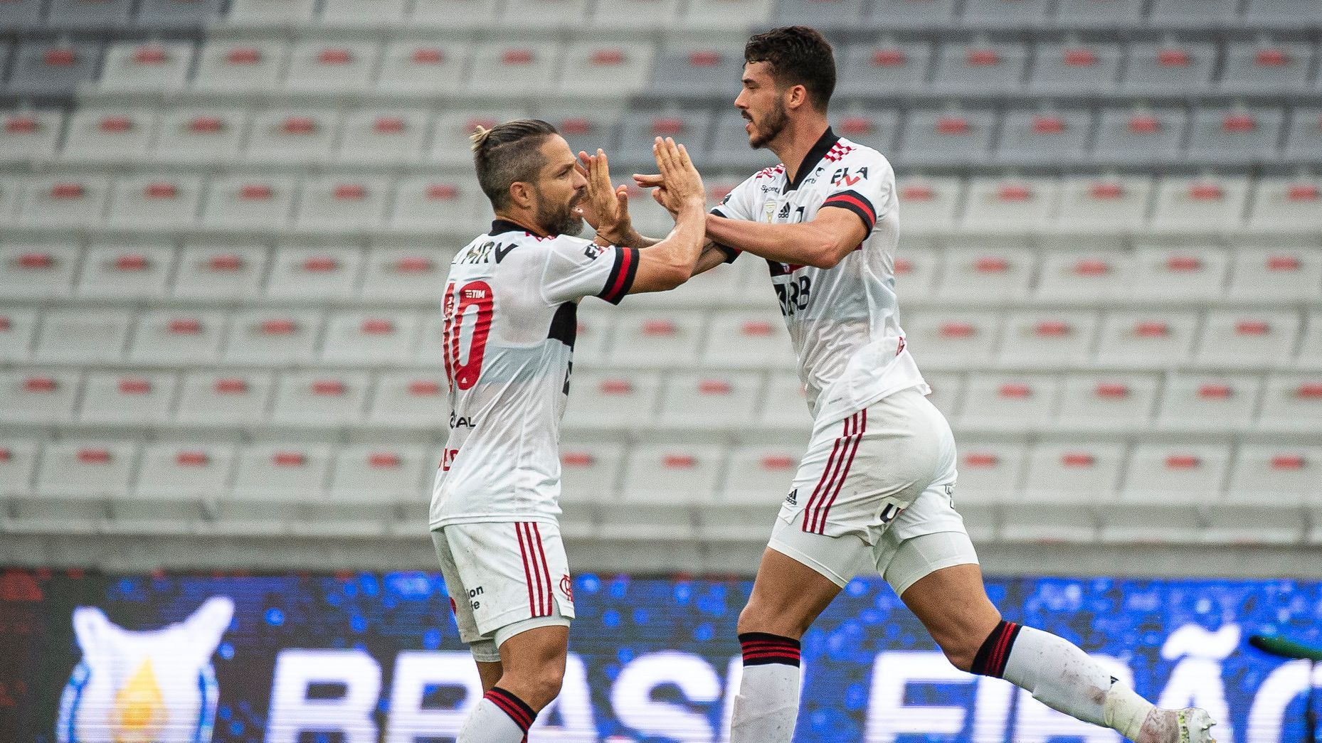 Gustavo Henrique e Diego - Athletico-PR x Flamengo - Brasileirão