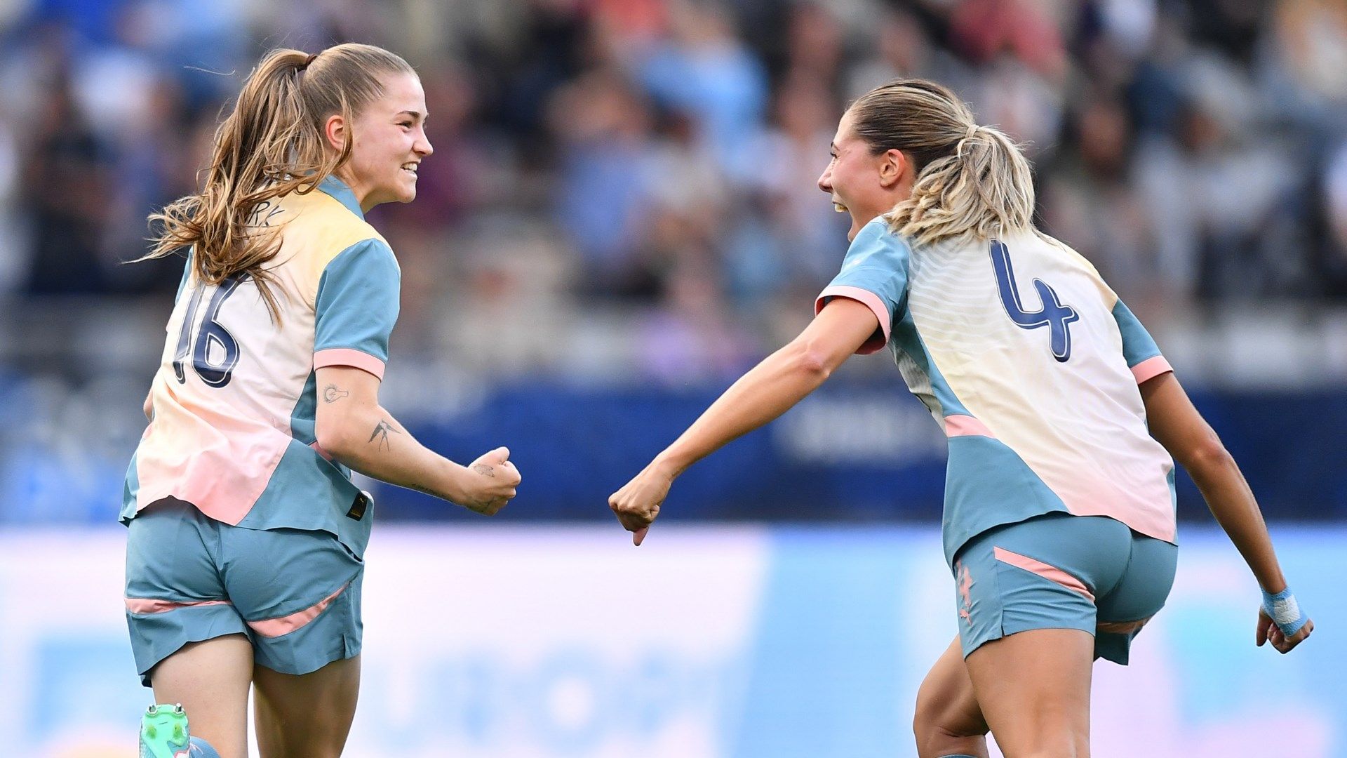 Jess Park Laia Aleixandri Man City Women 2024-25