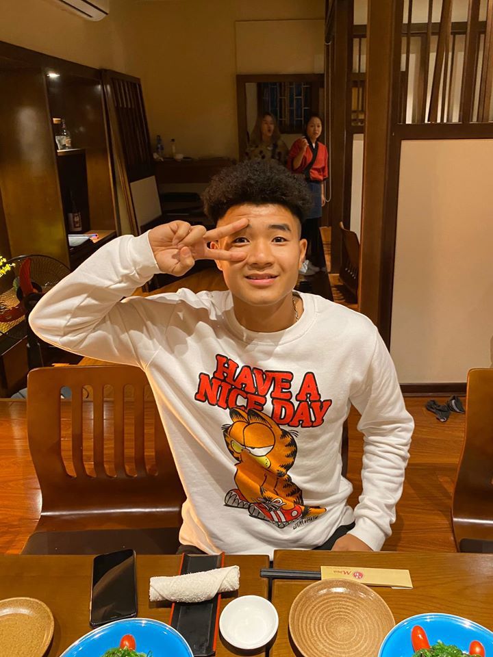 U22 Vietnam football players' activities after coming back home from SEA Games 30