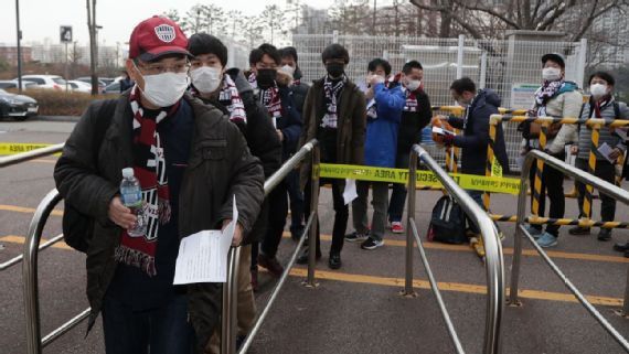 Vissel Kobe supporters