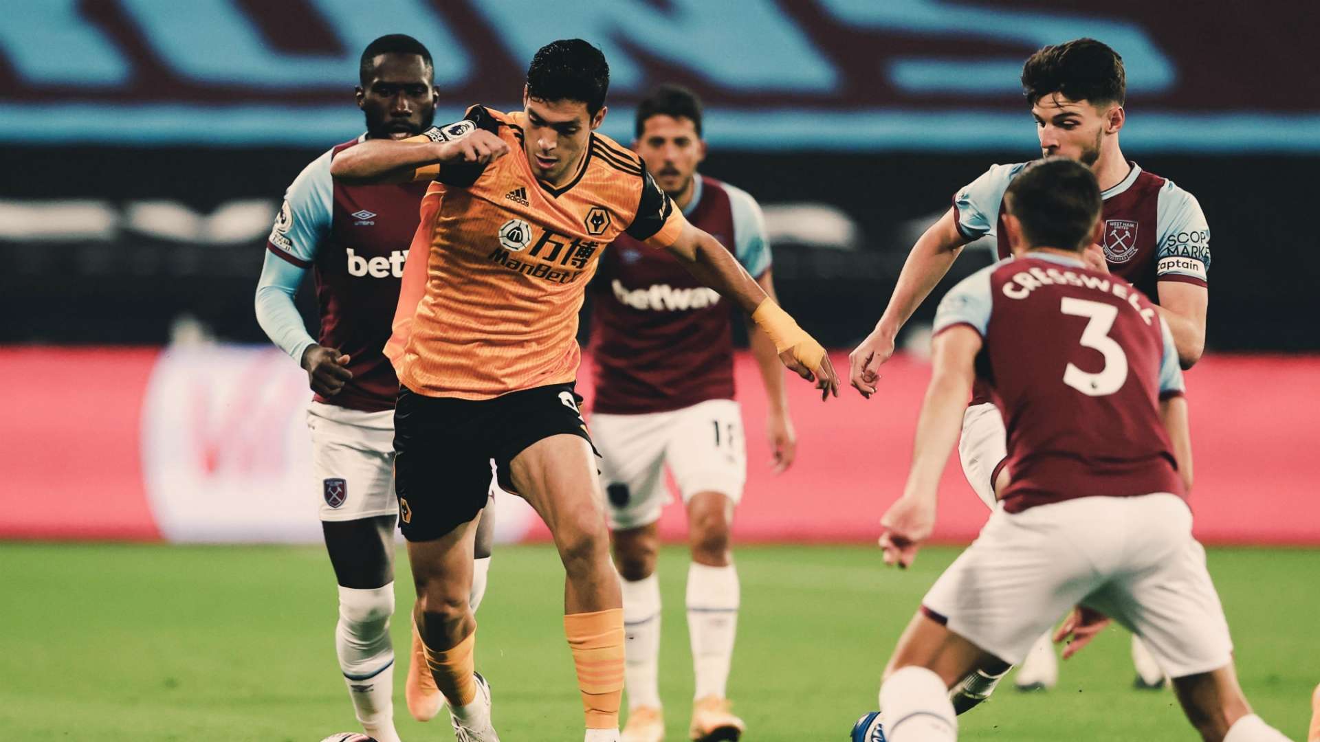 Raúl Jiménez West Ham Wolves