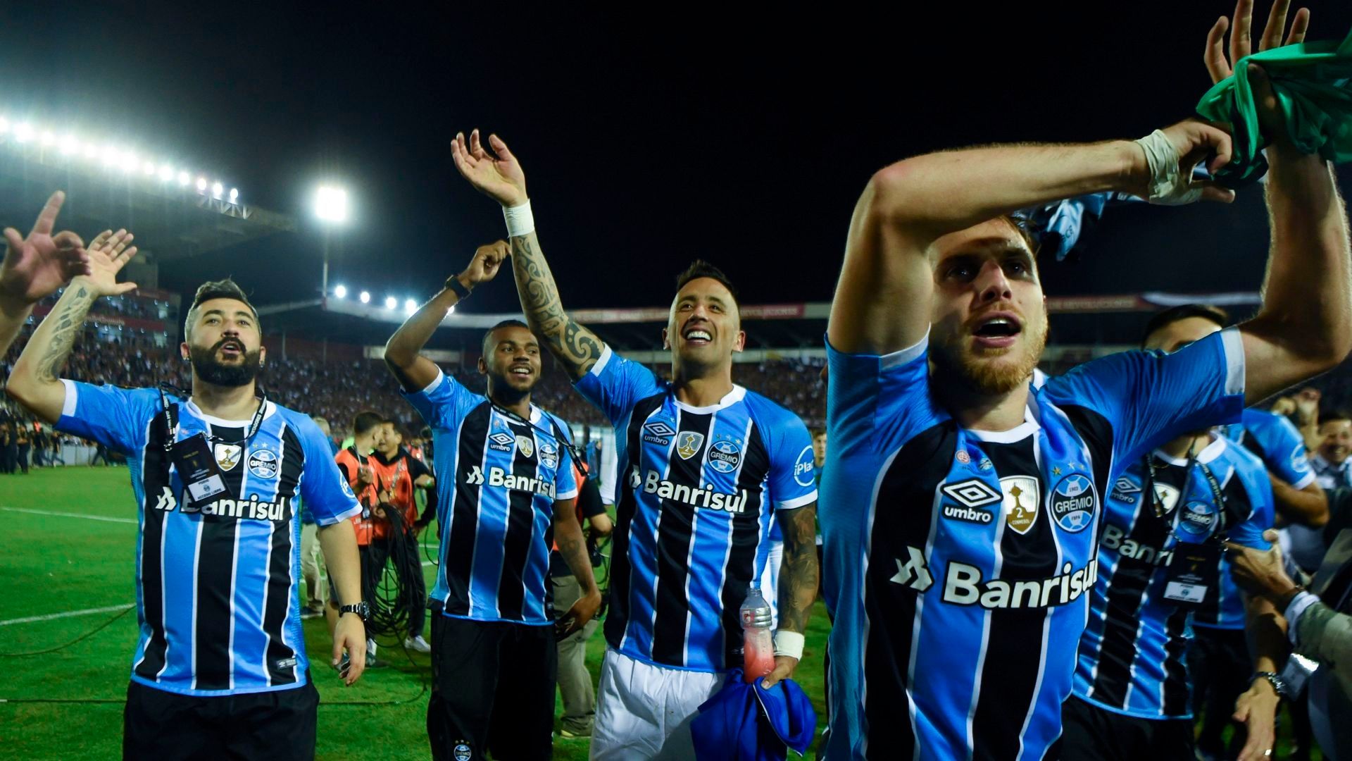 Lucas Barrios Bressan Douglas Marcelo Oliveira Gremio campeao Copa Libertadores 29112017