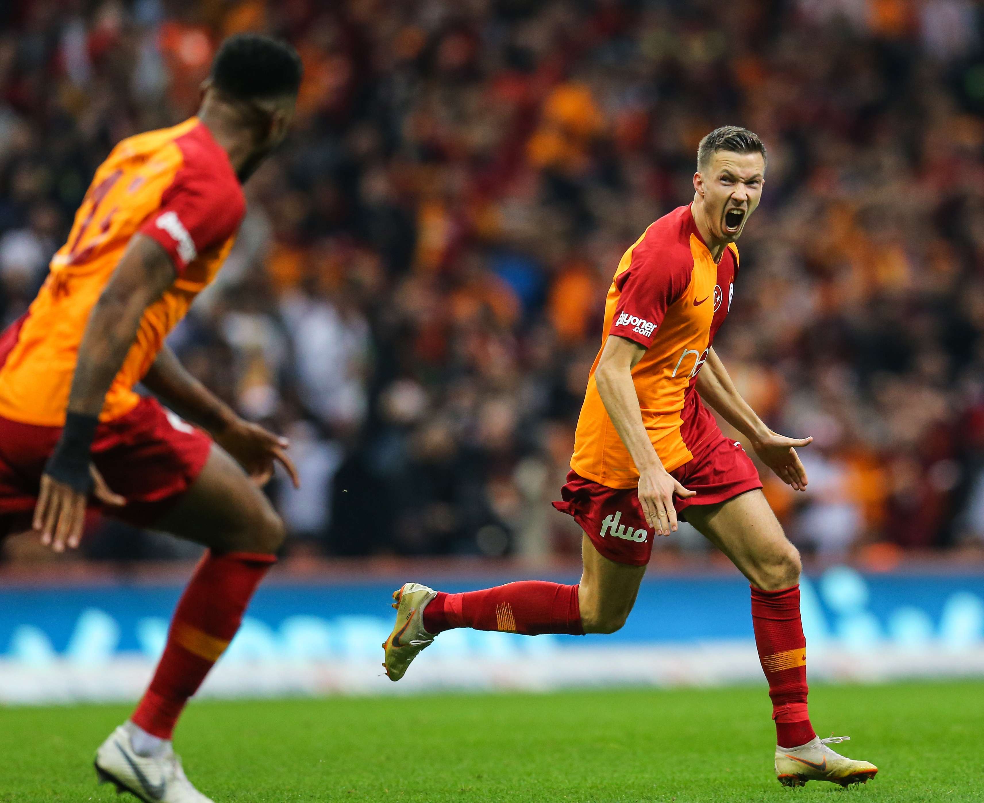 Martin Linnes Goal Celebration Galatasaray Fenerbahce Turkish Super League 11/02/18