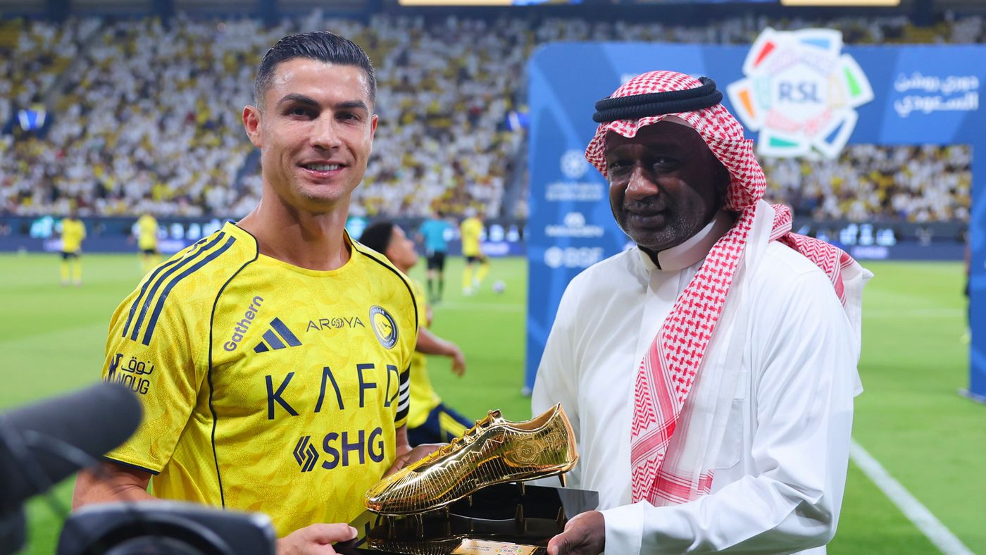دفاعًا عن كريستيانو رونالدو .. نجم النصر السابق: هذا الأمر حدث مع ماجد عبد الله!