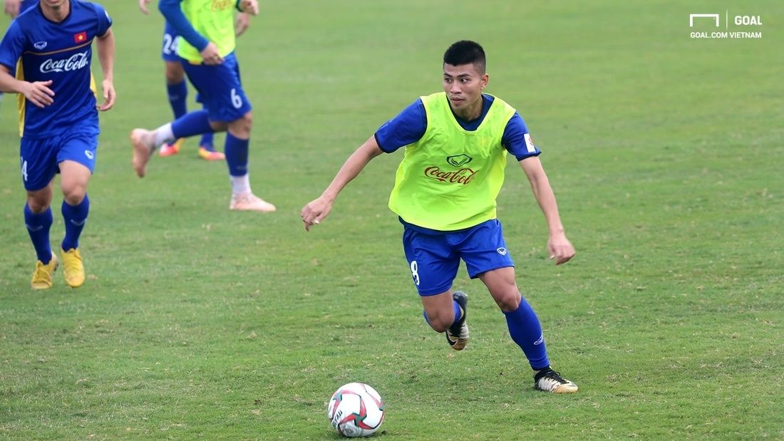 Tuyển Việt Nam tập luyện sáng 21/12