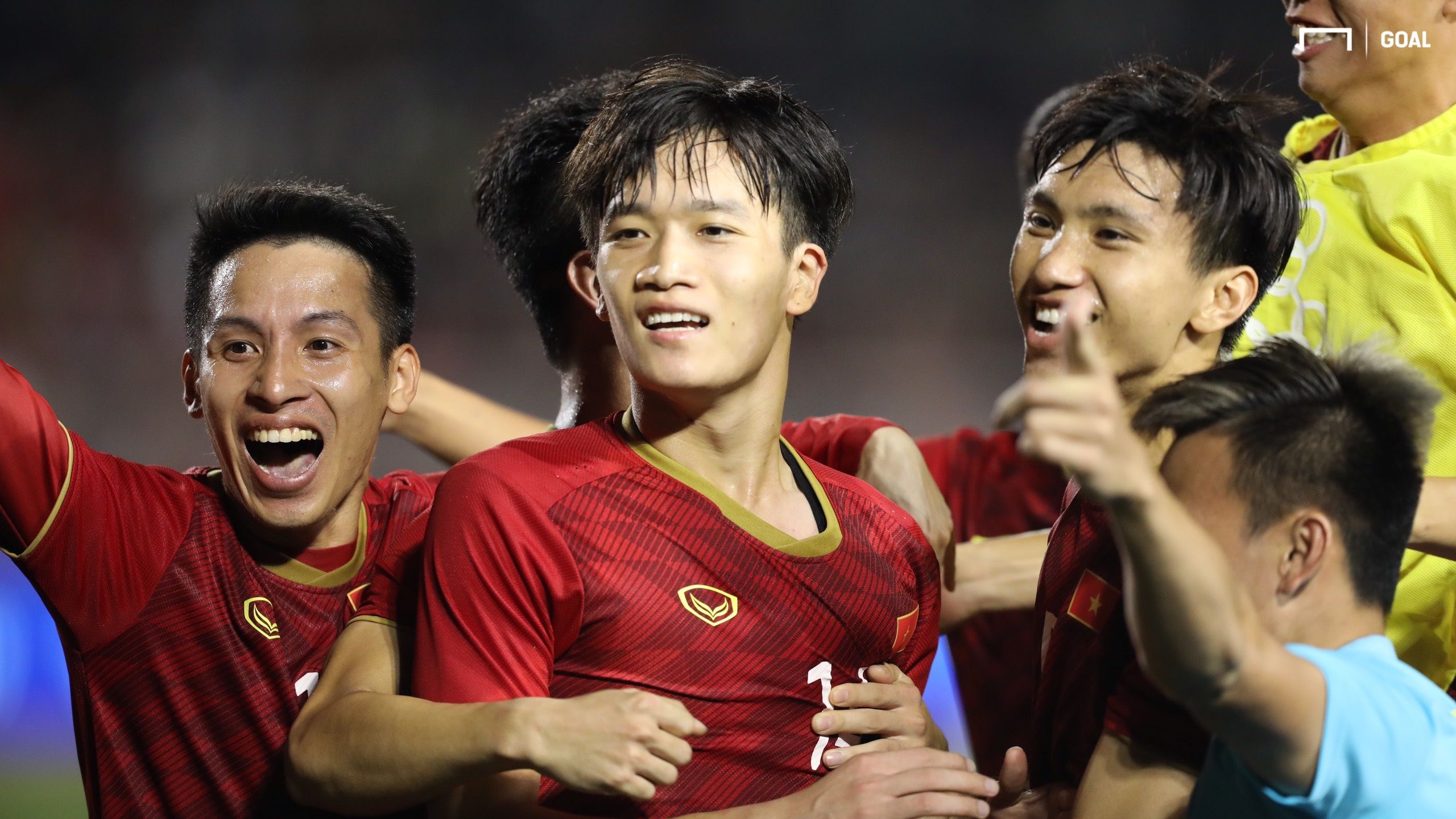 Kết quả Việt Nam 2-1 U22 Indonesia. HIGHLIGHTS Việt Nam 2-1 U22 Indonesia. U22 Việt Nam. Hoàng Đức tỏa sáng. Nguyễn Hoàng Đức U22 Việt Nam. Trung vệ Nguyễn Thành Chung. TRỰC TIẾP VTV6 U22 Việt Nam vs U22 Indonesia. Link xem U22 Việt Nam. Xem trực tiếp U22 Việt Nam vs U22 Indonesia. Trực tiếp bóng đá hôm nay. Xem VTV6. SEA Games 30. Bùi Tiến Dũng mắc sai lầm. Người hùng Nguyễn Thành Chung. Đại hội thể thao khu vực Đông Nam Á 2019. Park Hang-seo. Indra Sjafri. Đoàn Văn Hậu. Đỗ Hùng Dũng. Nguyễn Trọng Hoàng. Nguyễn Tiến Linh. Hà Đức Chinh. Trực tiếp bóng đá nam SEA Games 30. Lịch thi đấu bóng đá nam SEA Games 30. Lịch thi đấu U22 Việt Nam - SEA Games 30. Link xem U22 Việt Nam. Trực tiếp U22 Việt Nam. Akira Nishino. Xem bong da. Bong da. Kết quả bóng đá. Kết quả bóng đá SEA Games 30. Xem trực tiếp U22 Việt Nam kênh nào. Xem trực tiếp U22 Việt Nam vs U22 Indonesia kênh nào. U22 Việt Nam vs U22 Indonesia. Nguyen Hoang Duc | U22 Vietnam vs U22 Indonesia | Group B SEA Games 30 - 2019